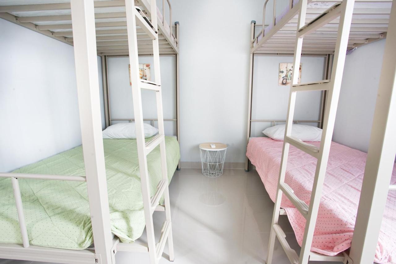Inni Homestay Malang Buitenkant foto