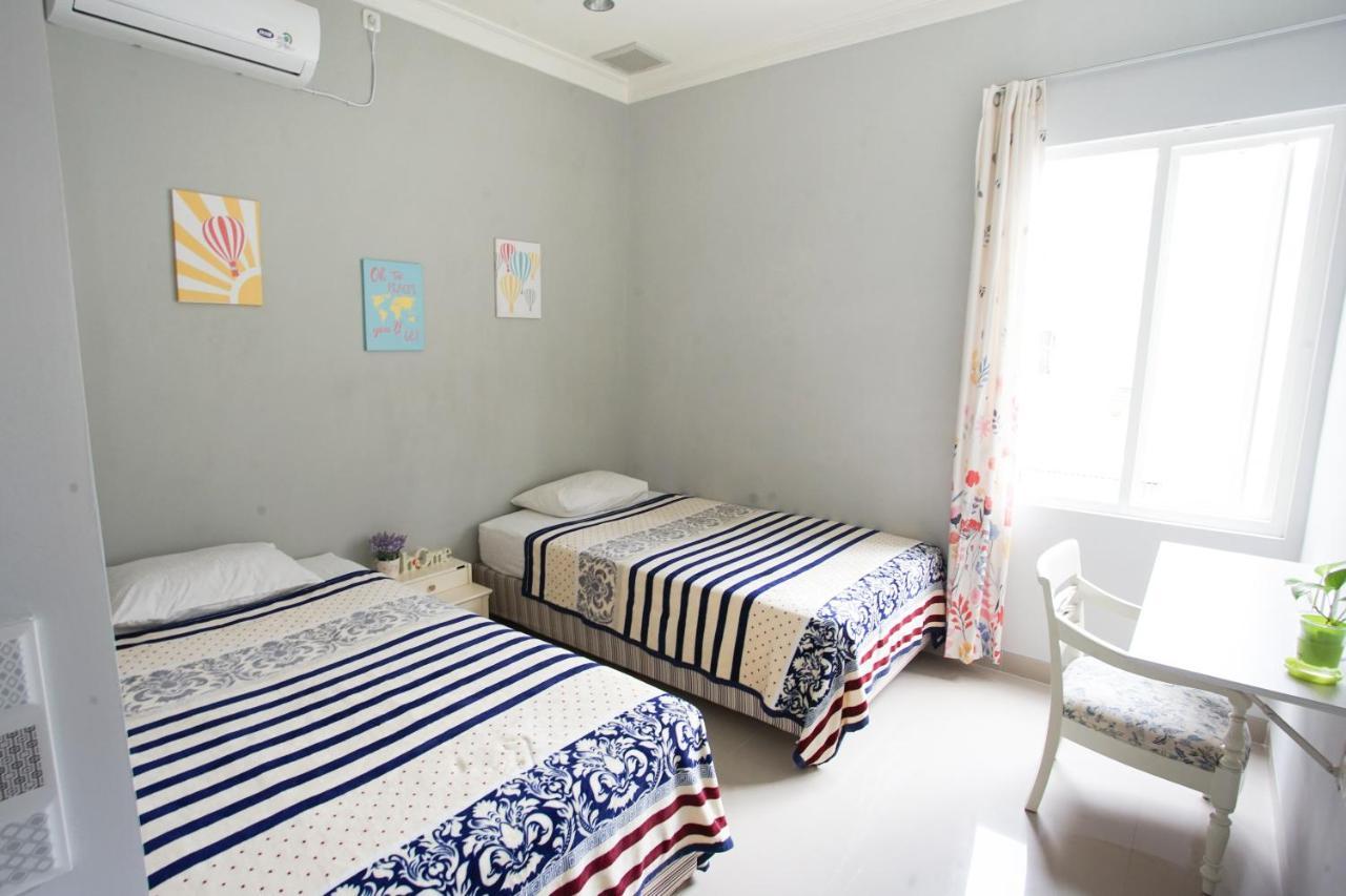 Inni Homestay Malang Buitenkant foto
