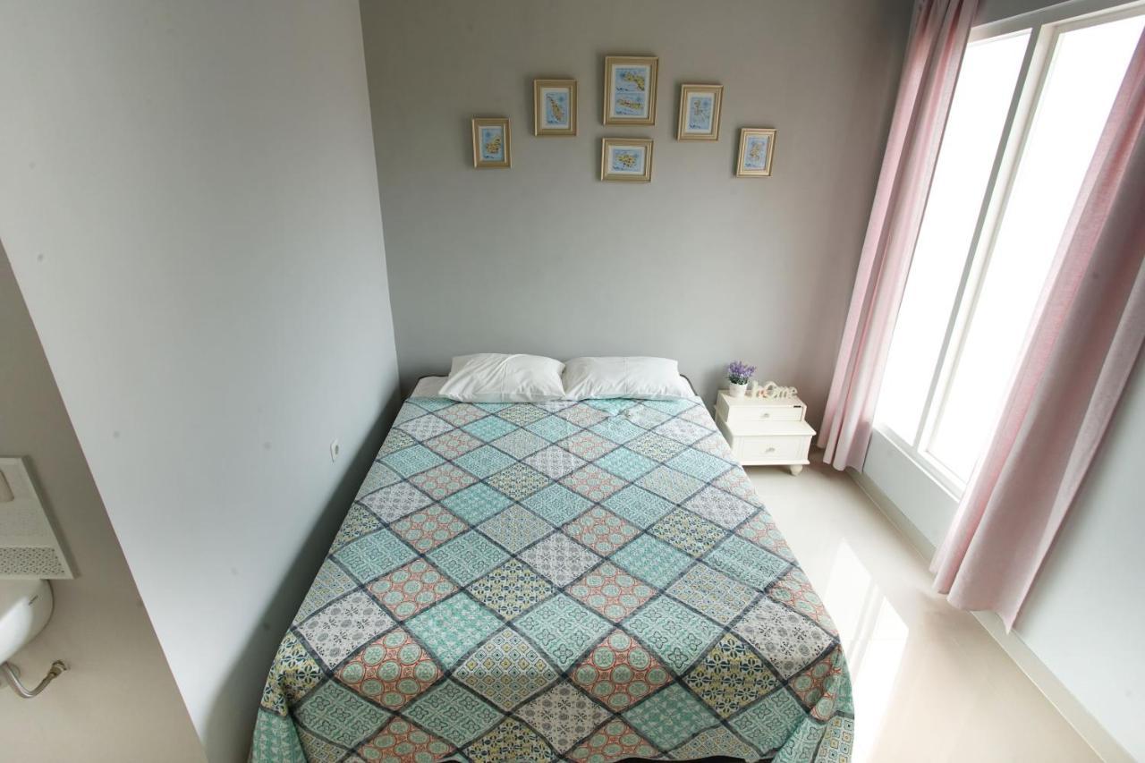 Inni Homestay Malang Buitenkant foto