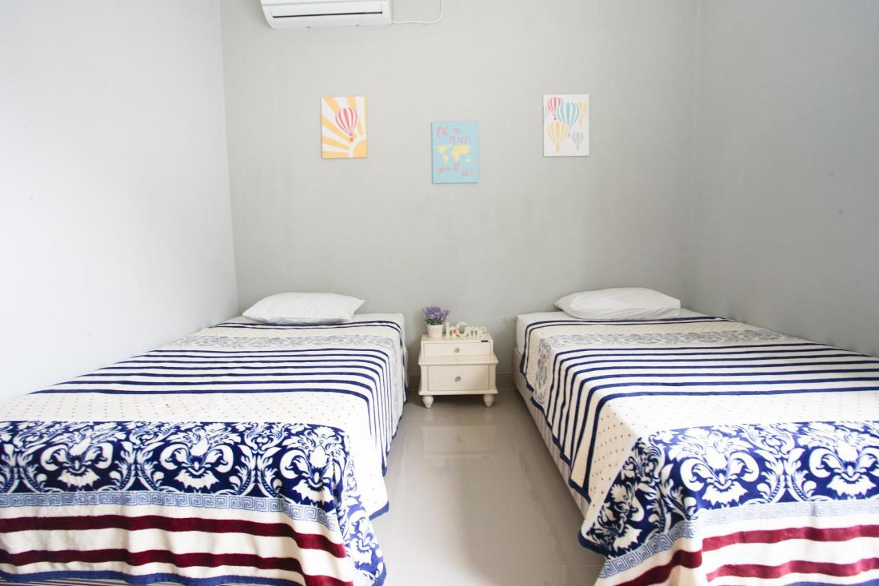 Inni Homestay Malang Buitenkant foto