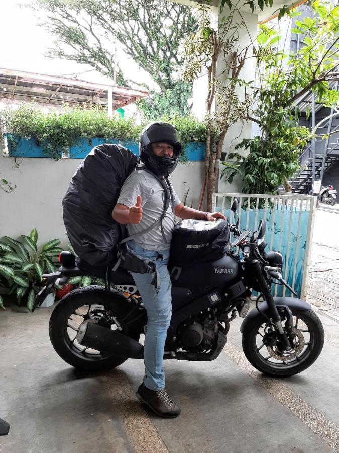 Inni Homestay Malang Buitenkant foto