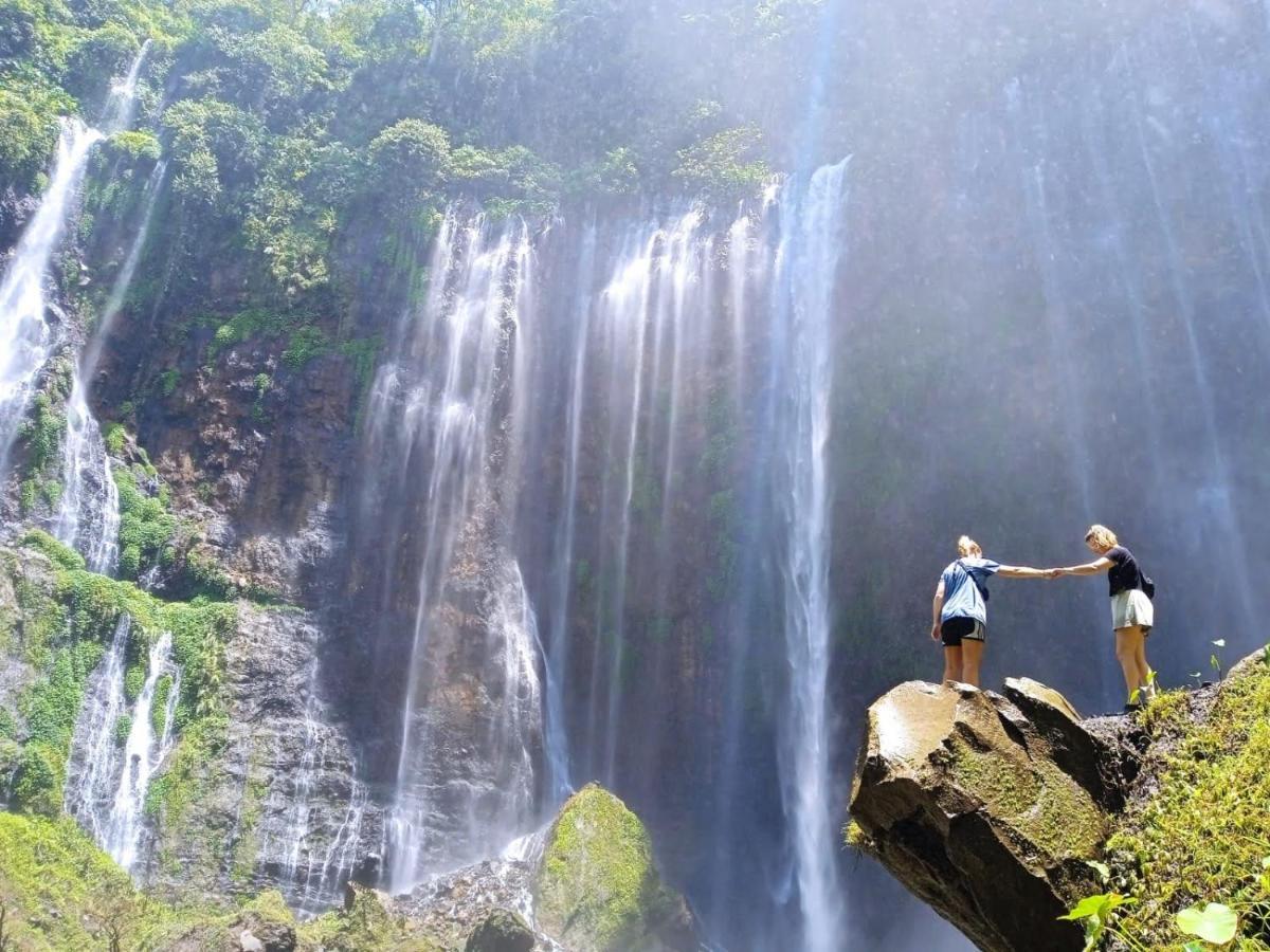 Inni Homestay Malang Buitenkant foto