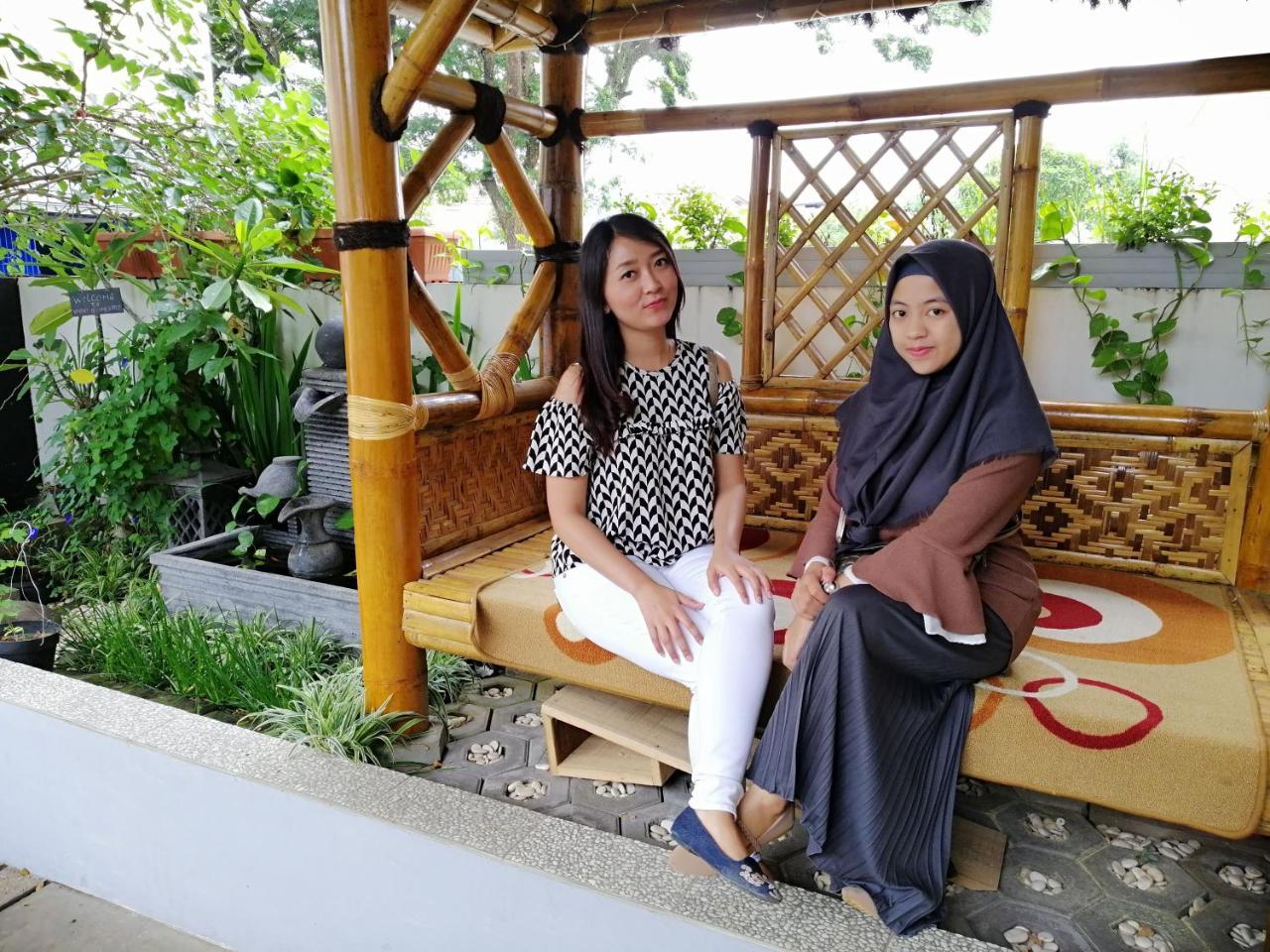 Inni Homestay Malang Buitenkant foto
