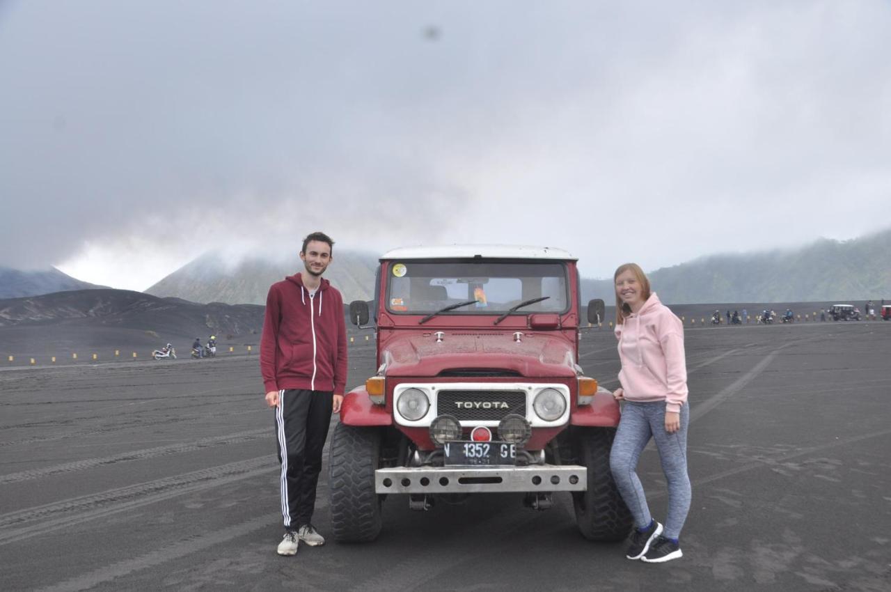 Inni Homestay Malang Buitenkant foto