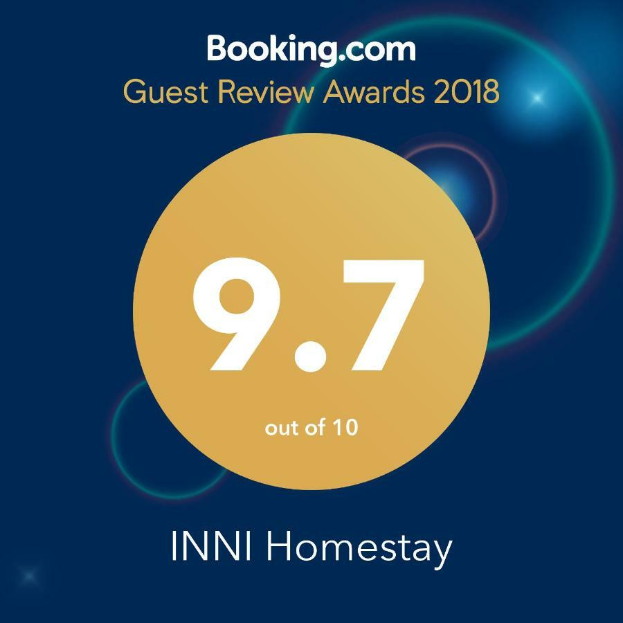 Inni Homestay Malang Buitenkant foto